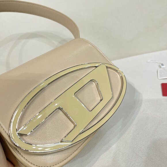 Diesel Cream-Colored Simple Brand Logo Shoulder Bag - Picture 6 of 9